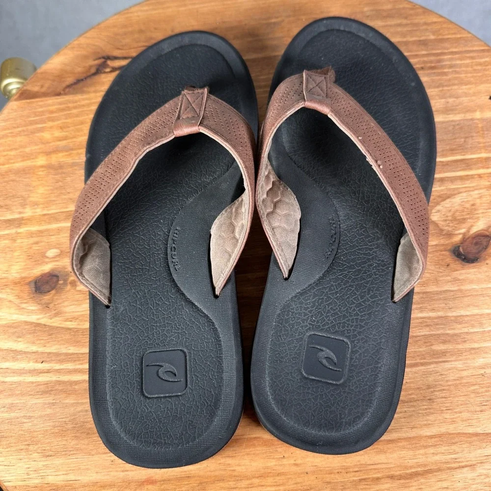 Rip Curl Flip Flop Sandals Mens 9.5 Brown Good Perforated Straps Thong Shoes
